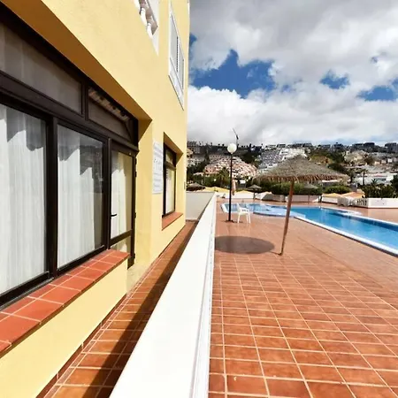 Adeje Апартаменти *